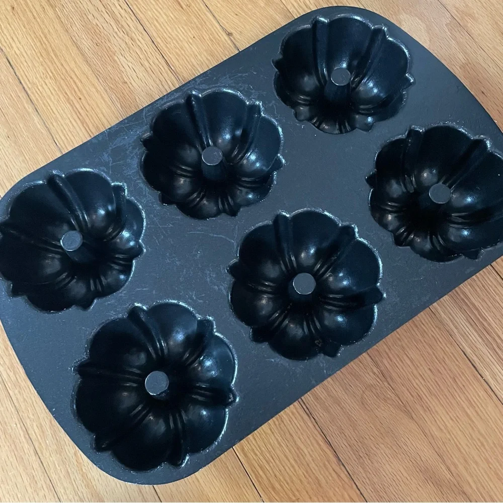 Nordic Ware Six Mini Bundt-lette Pan - Northland Aluminum